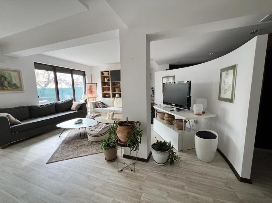 Kazanlak Large Guest House Apartment Near The Center With Full Kitchen & Dining Room, King Beds, Garden Patio, Free Parking & Self Check-In Extérieur photo