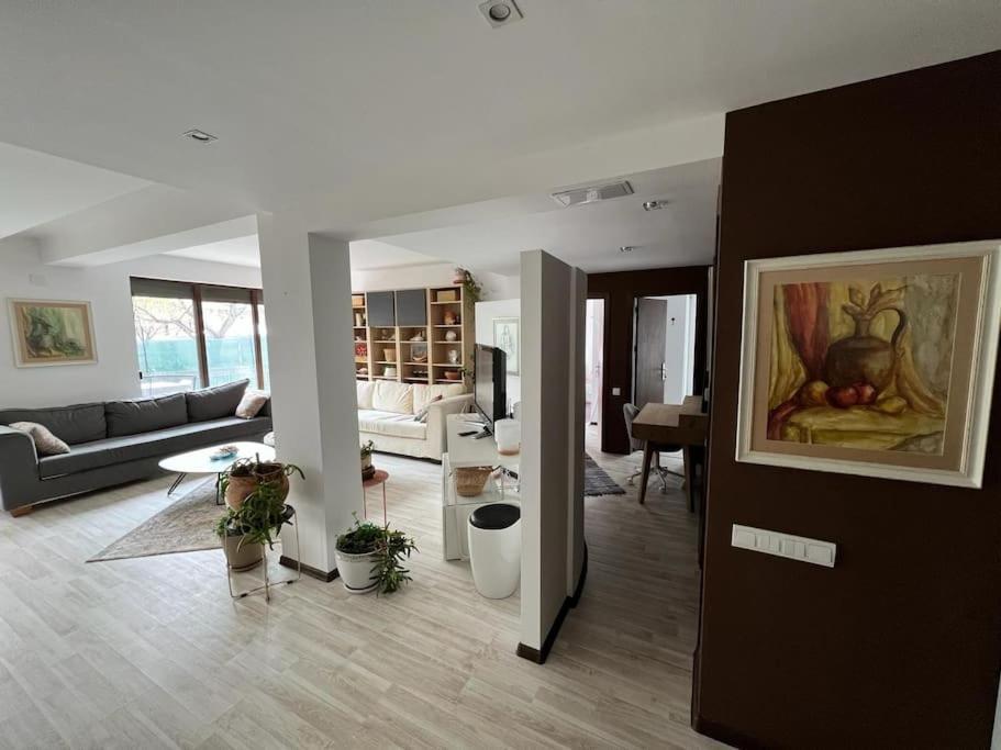 Kazanlak Large Guest House Apartment Near The Center With Full Kitchen & Dining Room, King Beds, Garden Patio, Free Parking & Self Check-In Extérieur photo